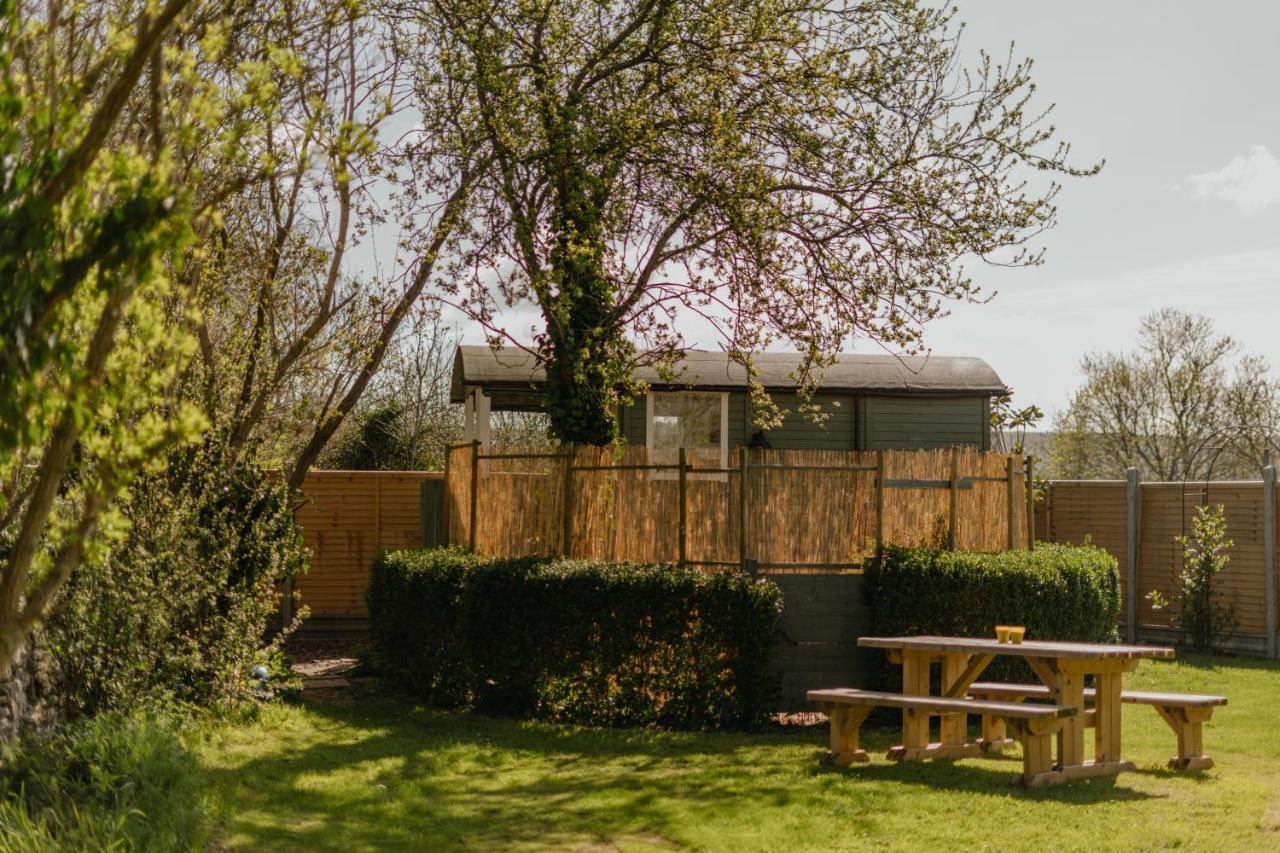 Little England Retreats - Cottage, Yurt And Shepherd Huts Othery Eksteriør billede